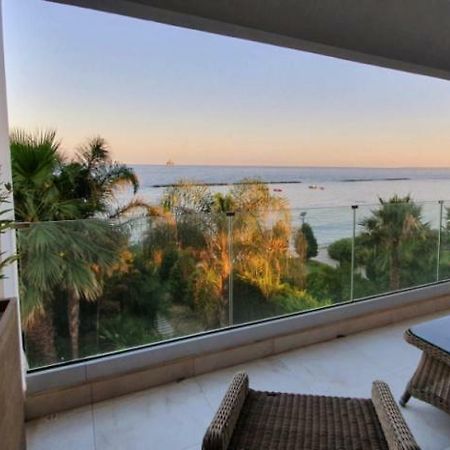Pegasus Beach Front Daire Limasol Dış mekan fotoğraf