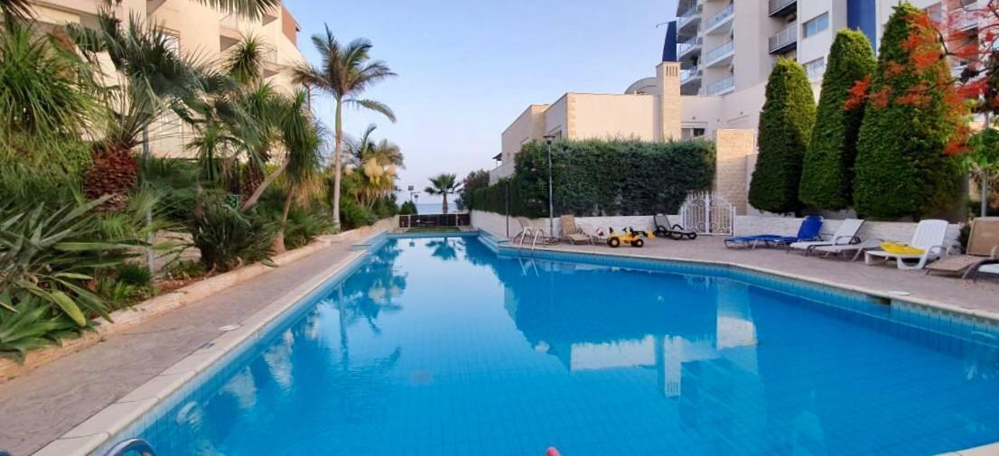 Pegasus Beach Front Daire Limasol Dış mekan fotoğraf
