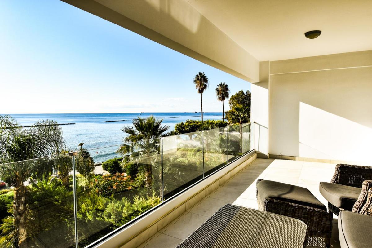Pegasus Beach Front Daire Limasol Dış mekan fotoğraf